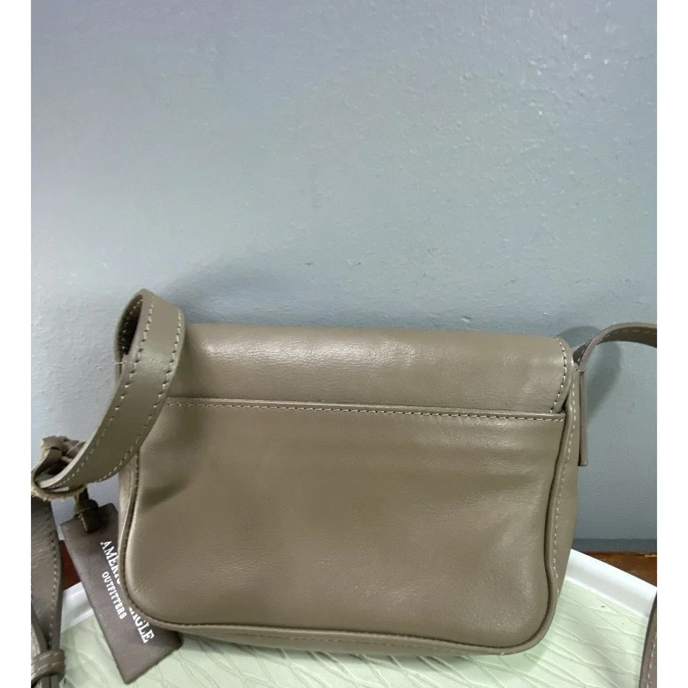 American Eagle Women's‎ Taupe Leather Crossbody Bag. Adjustable Strap 8.5